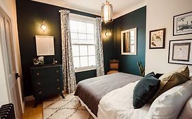 Artistic Hideaway Within York'S Ancient City Walls